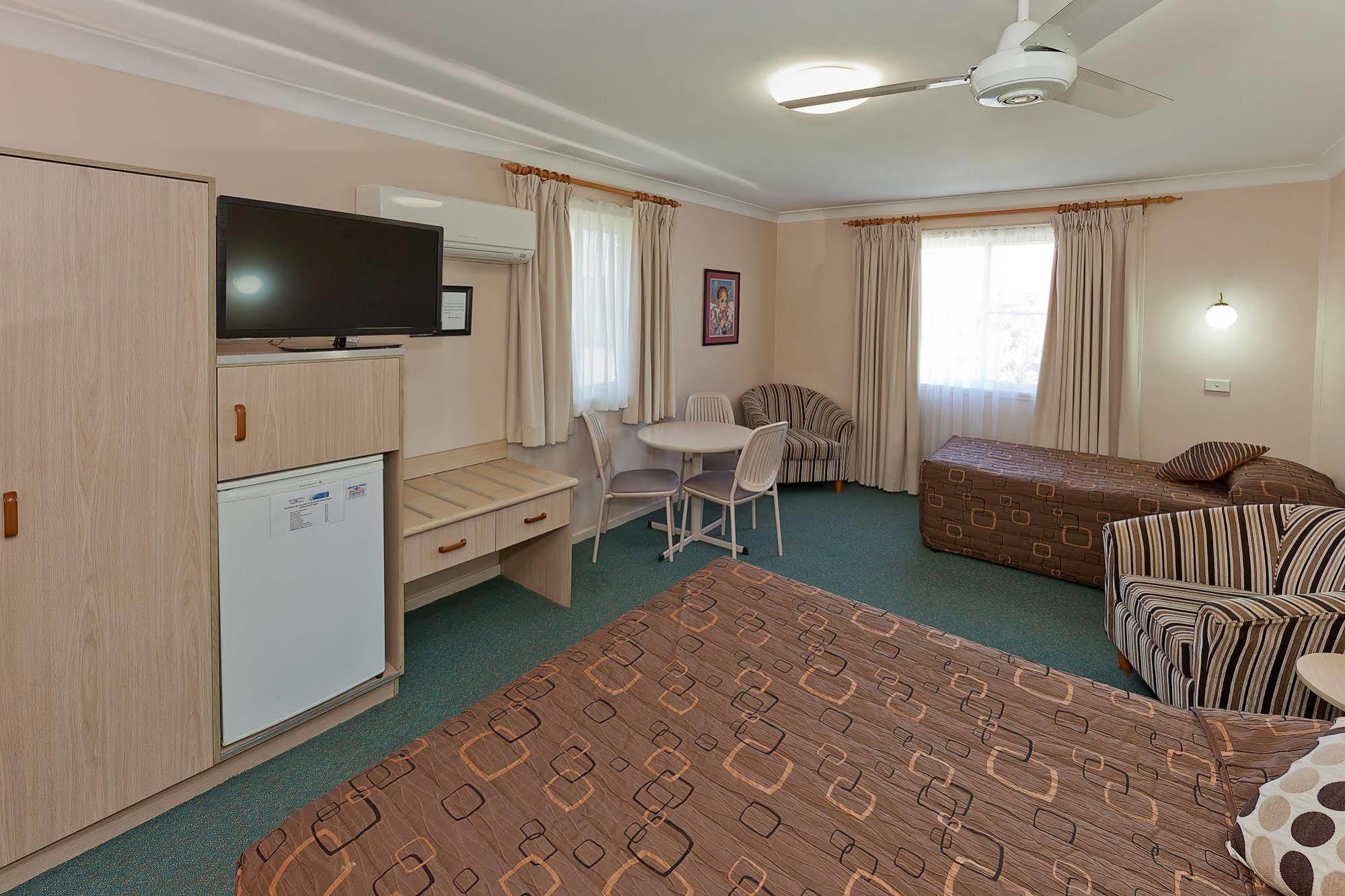 Abraham Lincoln Motel Тамуорт Экстерьер фото