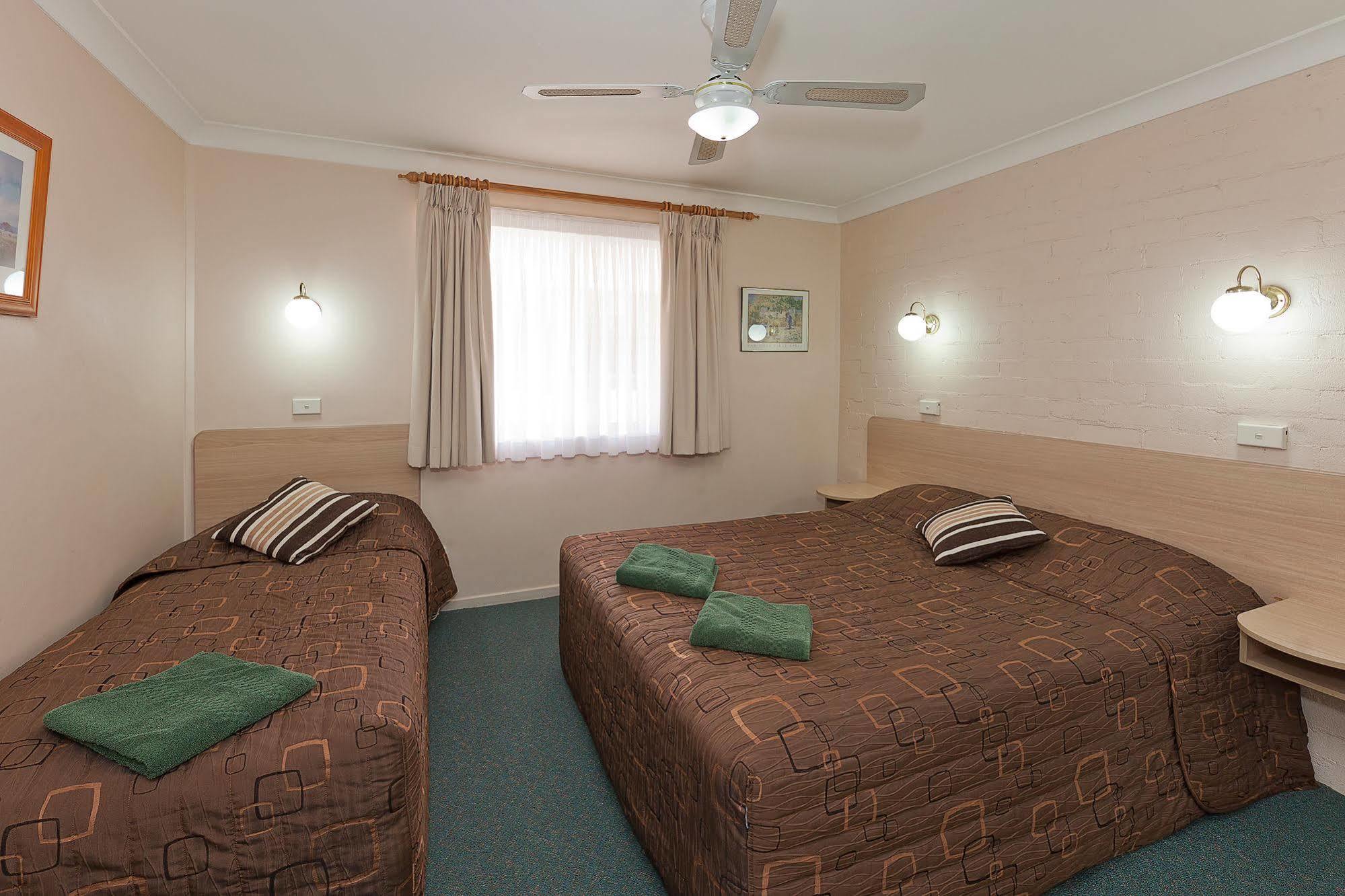 Abraham Lincoln Motel Тамуорт Экстерьер фото
